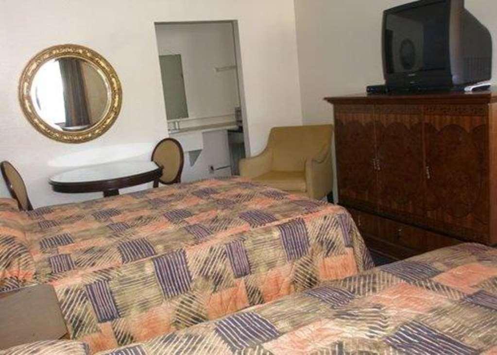 Beyond Stay Hotel Victorville Downtown Zimmer foto