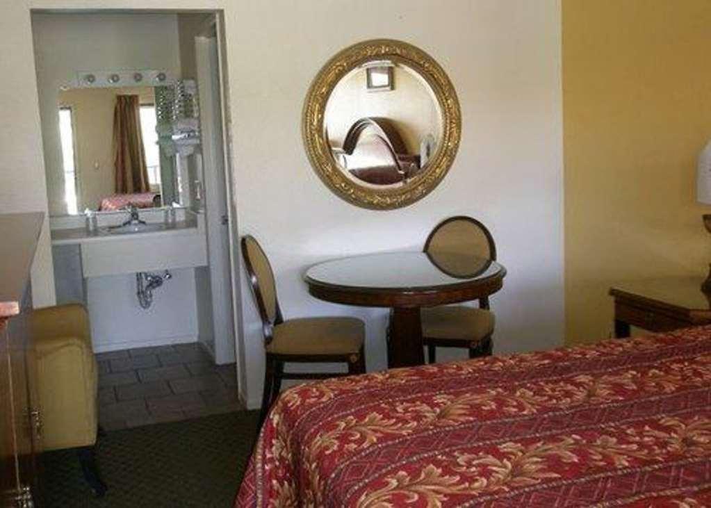 Beyond Stay Hotel Victorville Downtown Zimmer foto