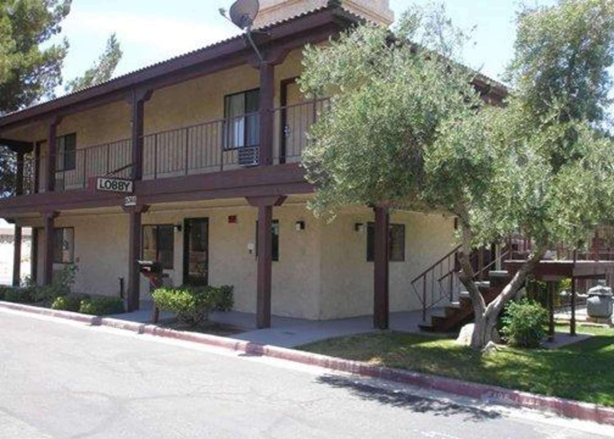 Beyond Stay Hotel Victorville Downtown Exterior foto